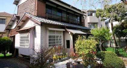 200 ㎡ villa|Shinjuku 20min|3 parking spots|garden
