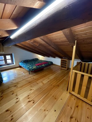 2 chambres, lit de bébé portatif, accès au Wi-Fi (inclus)