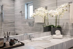 House - 1BD Serene Calm Pool House (Vari-Voula-Vouliagmeni)