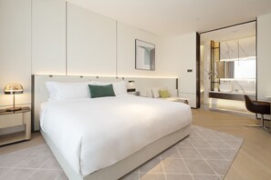 Premium bedding, down duvets, free minibar items, in-room safe - Shenzhen Ayearn Hotel (Shenzhen)