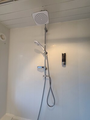Handdukar, tvål och toalettpapper