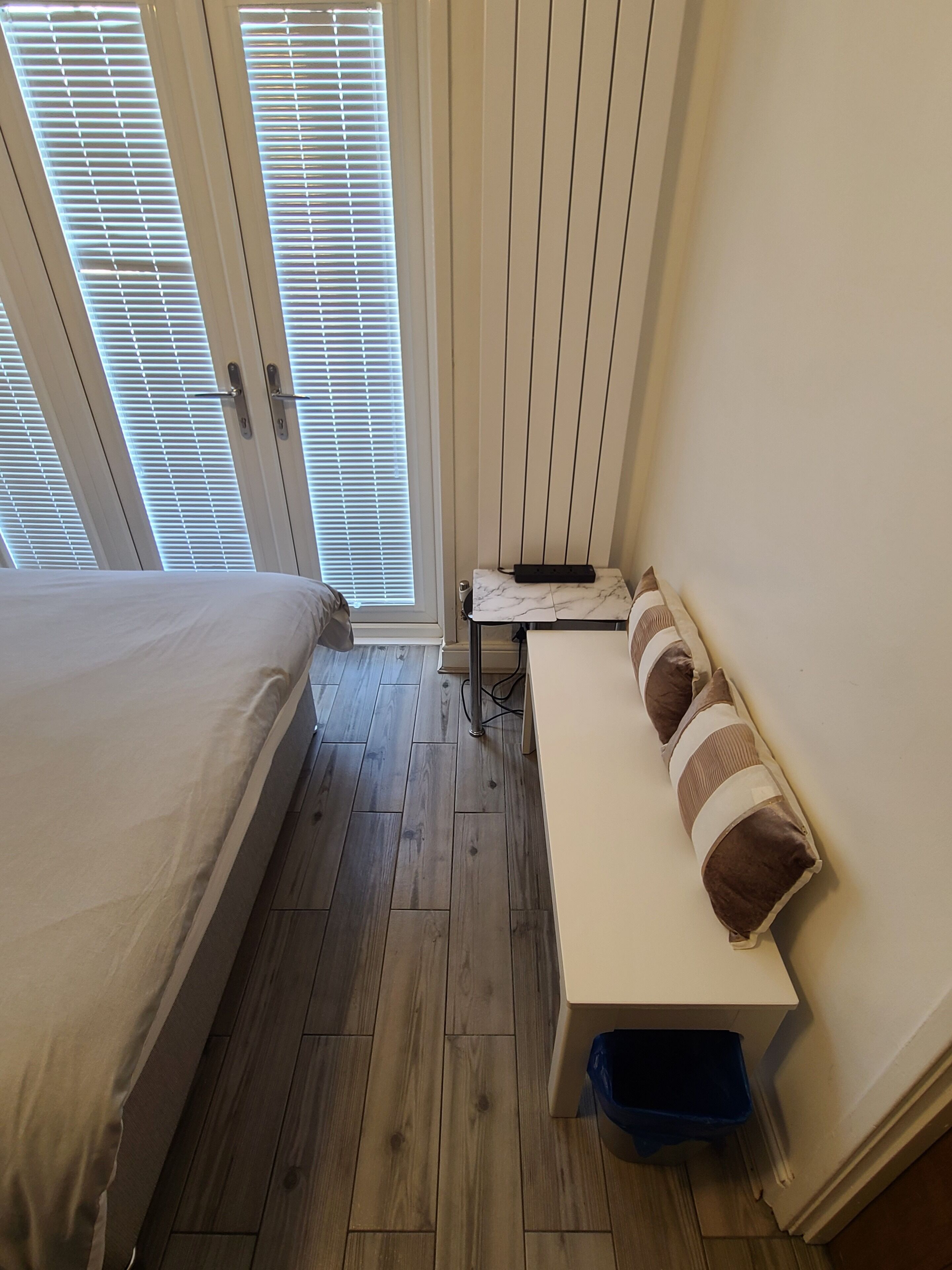 5 bedrooms, WiFi, bed sheets