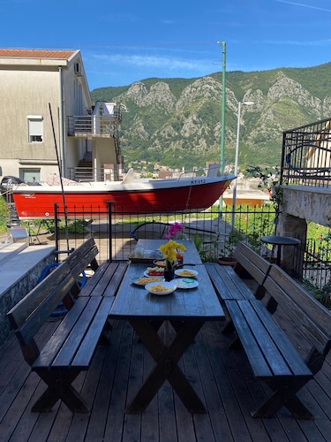 Themis Apart Hotel