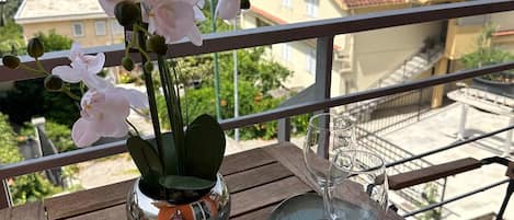 Deluxe Room | Minibar, free WiFi, bed sheets
