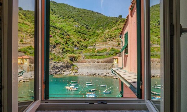 Interior - Maemuna Sea View Apartment (Vernazza)