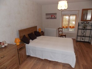 3 quartos, ferros/tábuas de passar roupa, Wi-Fi de cortesia