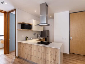 Fridge, microwave, oven, stovetop - w* | Amazing 2BR in Chico (Bogotá)