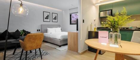 1 dormitorio, escritorio, wifi y ropa de cama