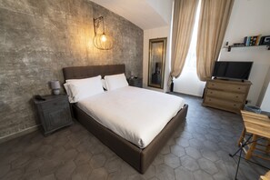 Double Room, Sea View | In-room safe, iron/ironing board, free WiFi, bed sheets - Hotel Miramare - Spotorno (Spotorno)