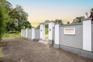 Entrada de la propiedad