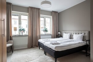 Deluxe Apartment | Iron/ironing board, free WiFi, bed sheets