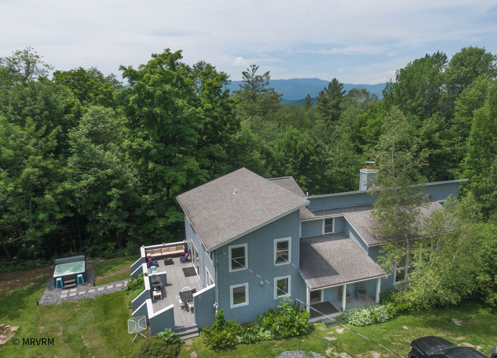 Beautiful Country Home with Hot Tub & Pool Table