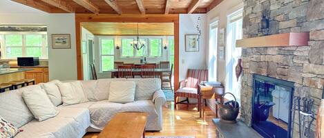 Smart TV, fireplace, offices