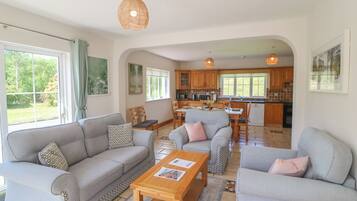 Cottage | Living area