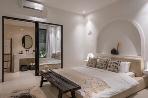 豪華別墅, 泳池景觀 | 2 間臥室、客房內保險箱、獨特裝潢、書桌