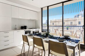 Fridge, microwave, oven, stovetop