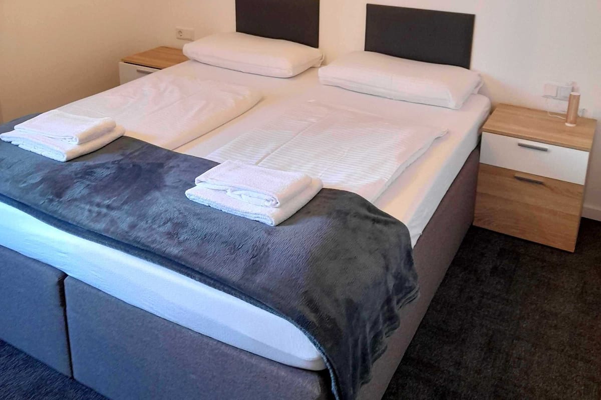 Classic Double Room, 1 Queen Bed | 1 bedroom, free WiFi, bed sheets