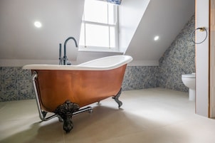 Superior Room | Iron/ironing board, travel cot, free WiFi, bed sheets