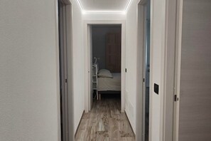 3 bedrooms, iron/ironing board, WiFi, bed sheets - Casa Gio 4 Season (Camaiore)