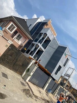 Front of property - Ten15 Hotel & Suites (Lagos)