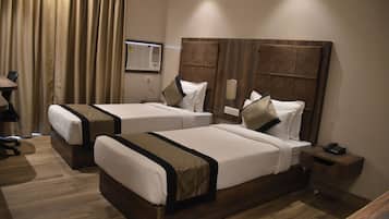 Premium Double or Twin Room | Individually furnished, desk, laptop workspace, blackout drapes