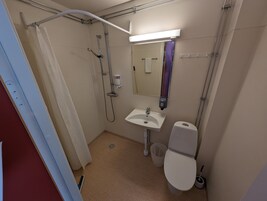 Basic Double or Twin Room | Bathroom | Hair dryer