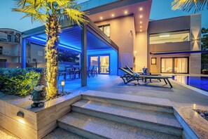 Exterior - Apartments Royal (Vir)