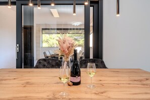 Design-Apartment | Essbereich im Zimmer