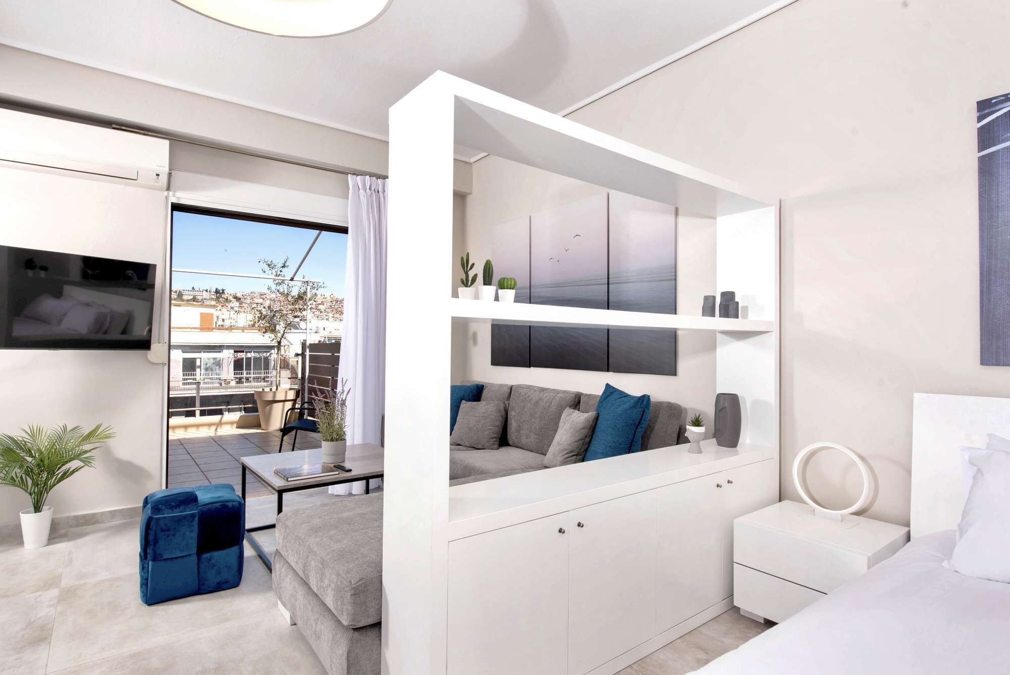 Desk, iron/ironing board, WiFi, bed sheets