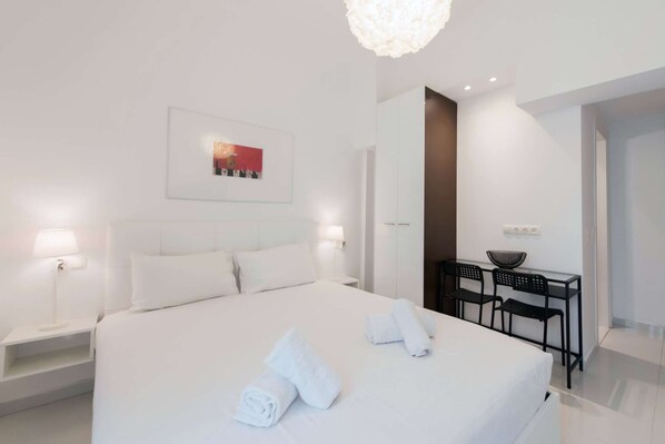 Schreibtisch, Bügeleisen/Bügelbrett, WLAN, Bettwäsche