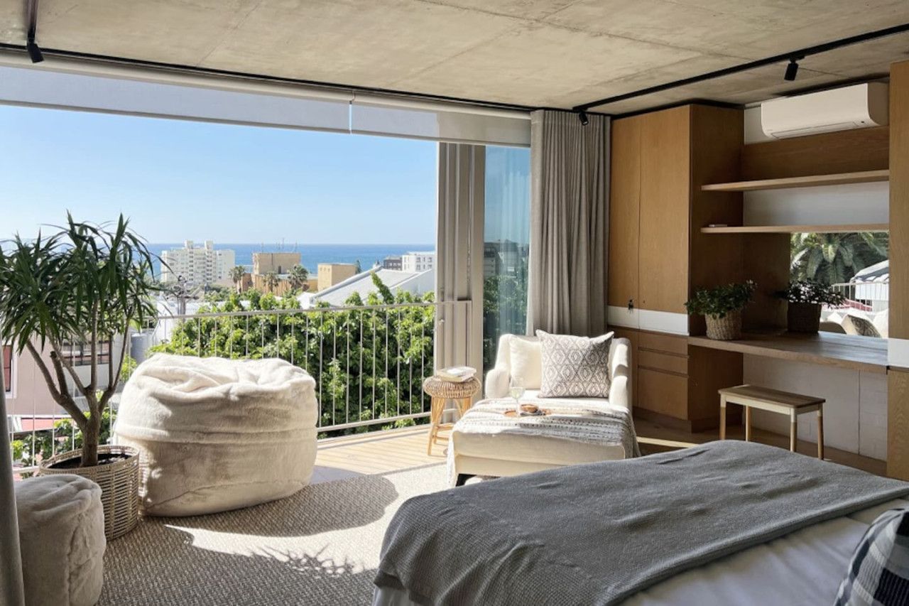 6 bedrooms, desk, iron/ironing board, WiFi