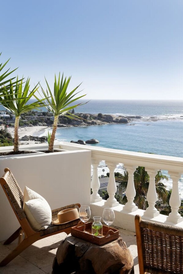 Property grounds - Scenic Serenity in Clifton - Number 6306 (Cape Town)