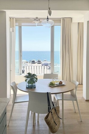 Dining - Charming Clifton Apartment - Number 4701 (Cape Town)