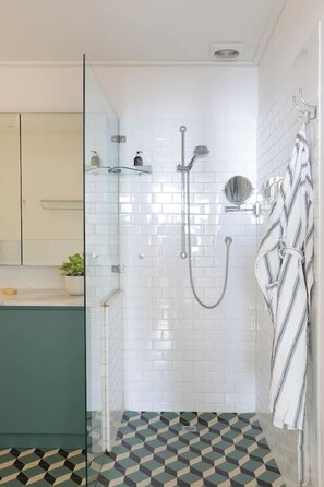 Hair dryer - Charming Clifton Apartment - Number 4701 (Cape Town)