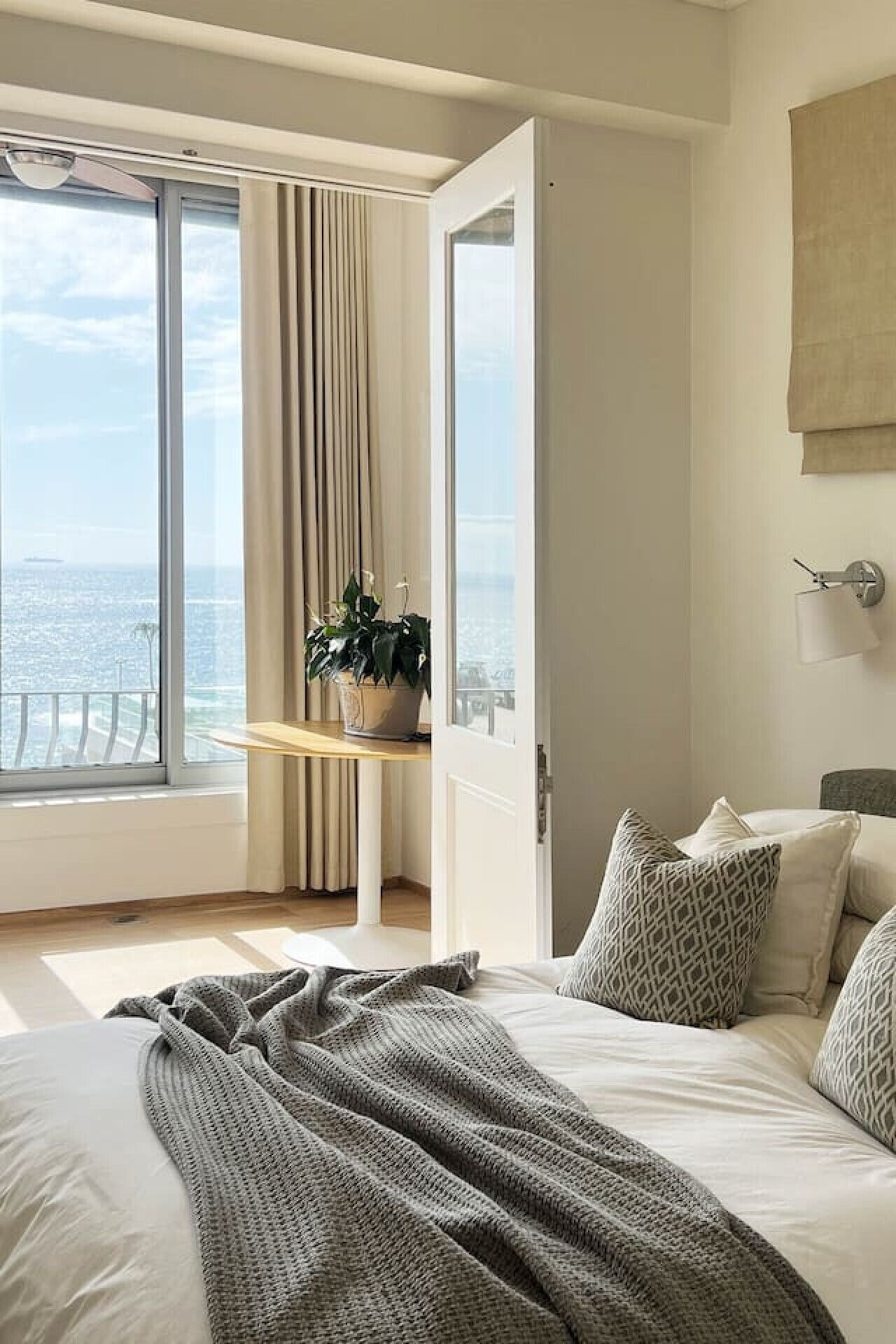 2 bedrooms, iron/ironing board, WiFi