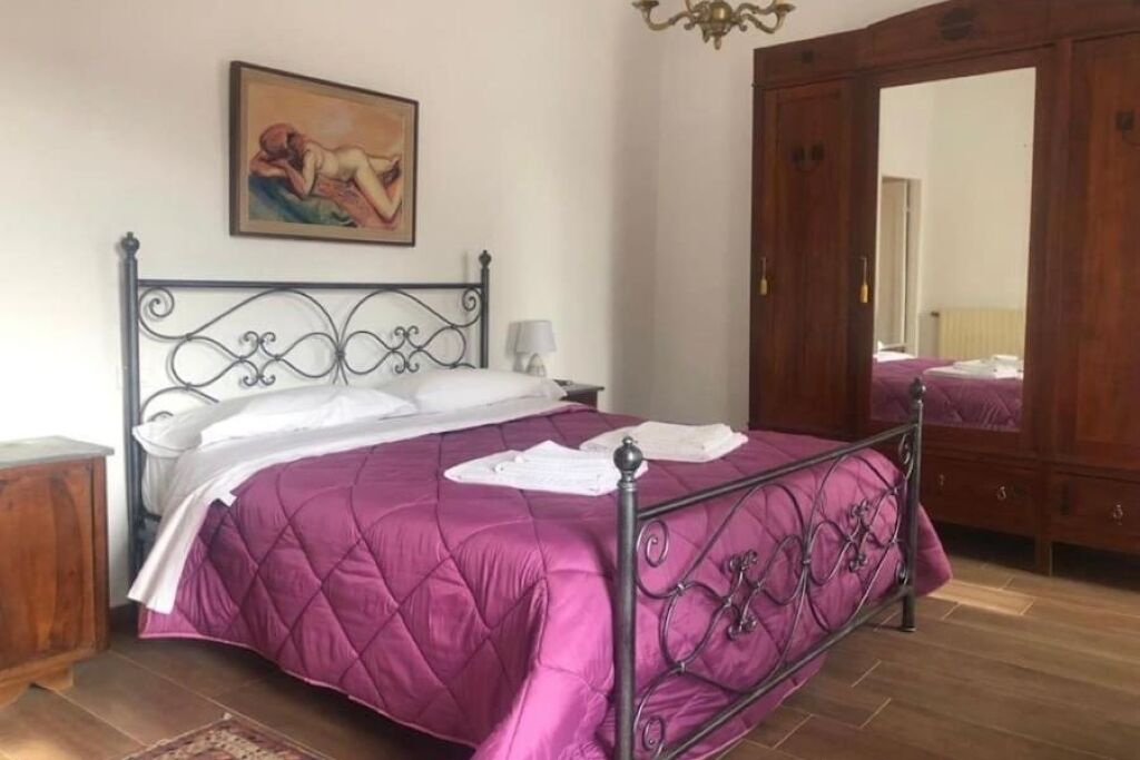 4 camere, una scrivania, Wi-Fi gratuito, lenzuola
