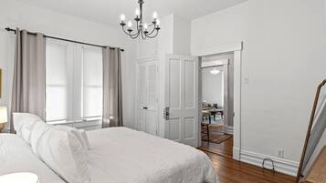 2 makuuhuonetta, silitysrauta/-lauta, ilmainen Wi-Fi, vuodevaatteet