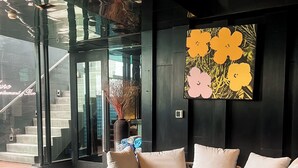 Bar lounge