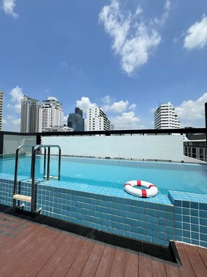 室外游泳池