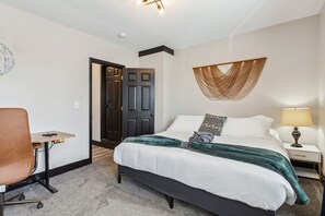 4 bedrooms, desk, iron/ironing board, WiFi