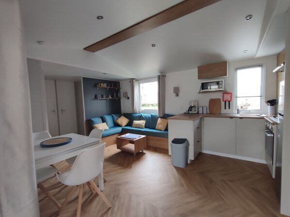 Interior - Mobil-home 6-8 pers, 4* campsite, in the heart of the castles, near Beauval Zoo (Veuzain-sur-Loire)