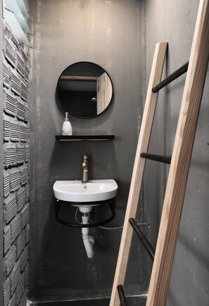 Standard Double Room | Bathroom - Summer Stay Da Lat (Da Lat)