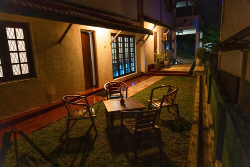 Walking distance to Galle City, Fort and the beach. Unawatuna beach is 6km away.