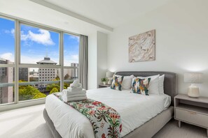 3 Schlafzimmer, Schreibtisch, Bügeleisen/Bügelbrett, WLAN