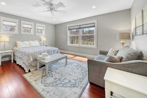 5 bedrooms, iron/ironing board, WiFi, bed sheets