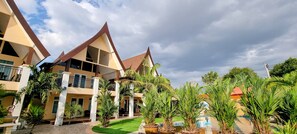 Exterior - 🌟✨ Experience luxury redefined at Rosewood Paradise Pool Villa! ✨ 12-18 guests (Muang Pattaya)