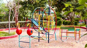 Zona de juegos infantil al aire libre