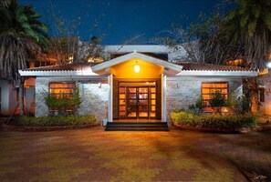 Front of property - JTC Club Resort (Sulur)