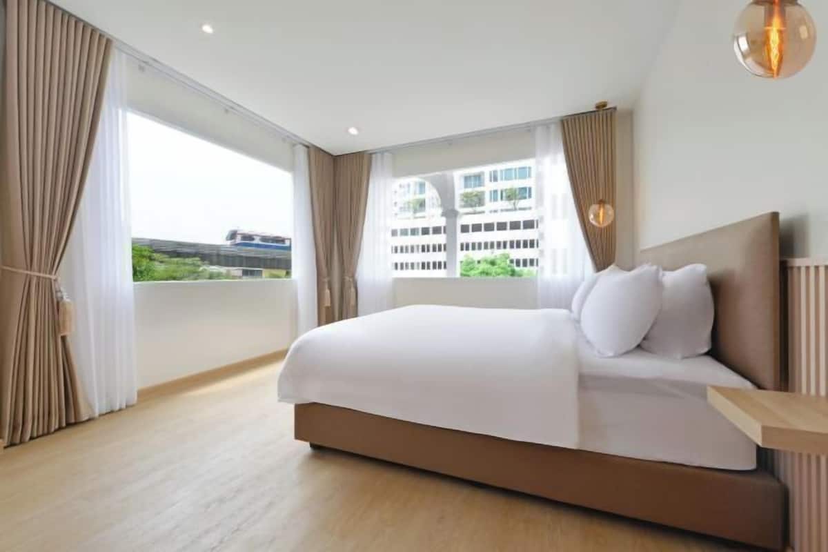 Premium bedding, memory-foam beds, minibar, individually decorated