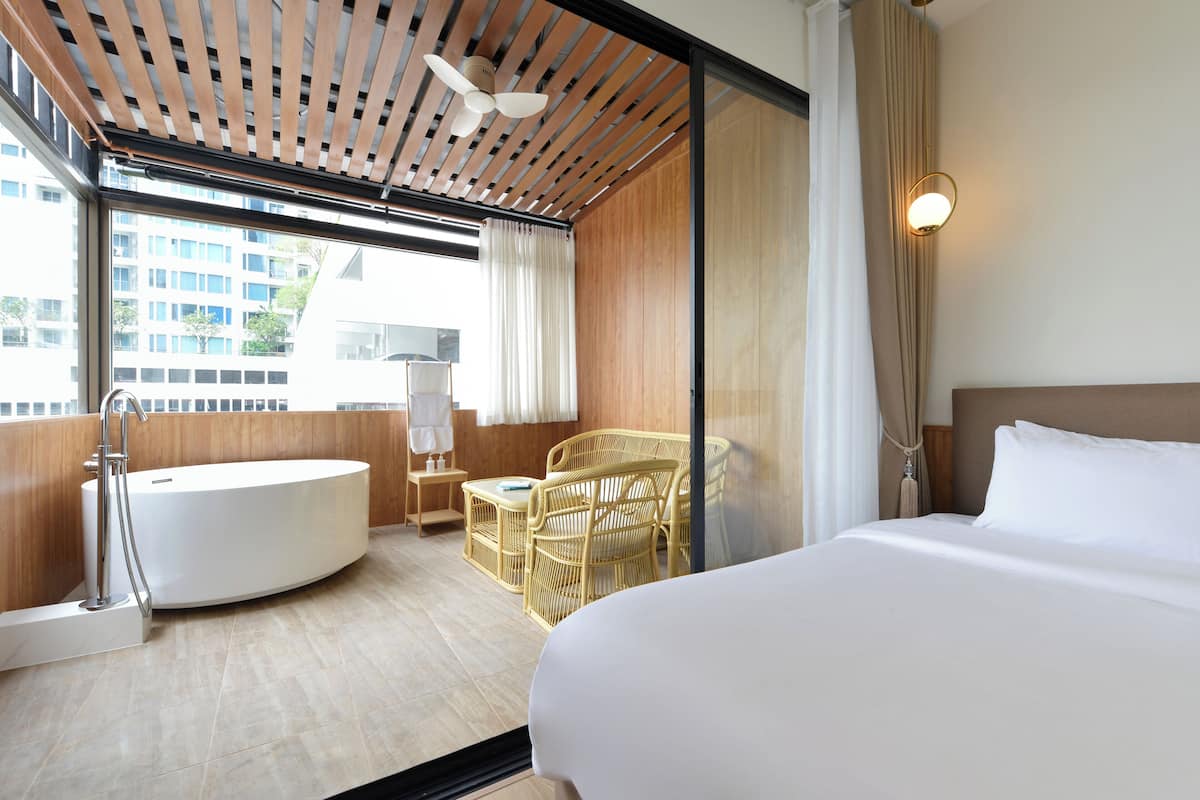 Habitación doble Deluxe, 2 camas individuales, para no fumadores, vista a la ciudad | Ropa de cama de alta calidad, camas con efecto memoria y minibar